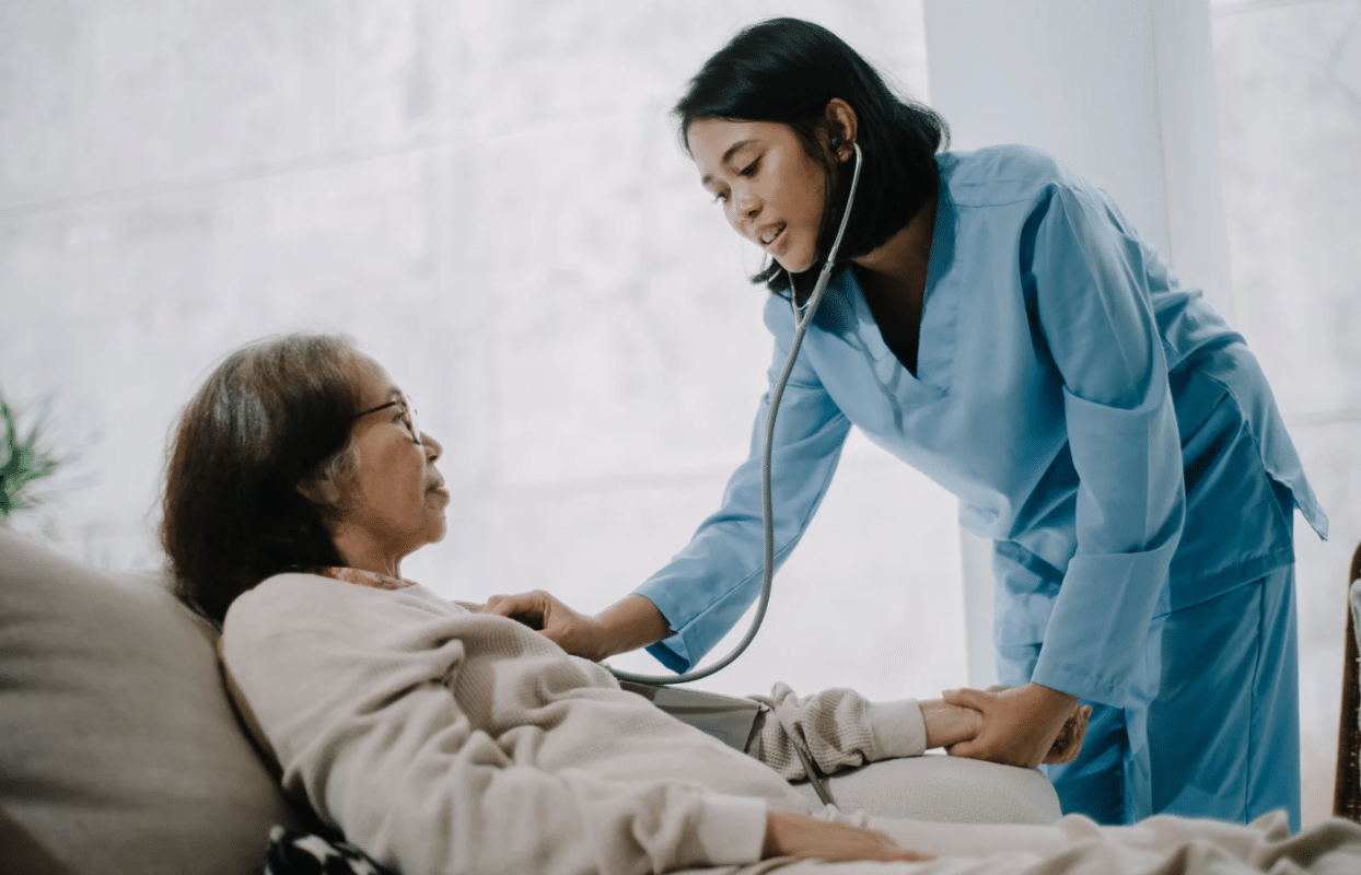 Thách thức trong nghề y tá tại Mỹ